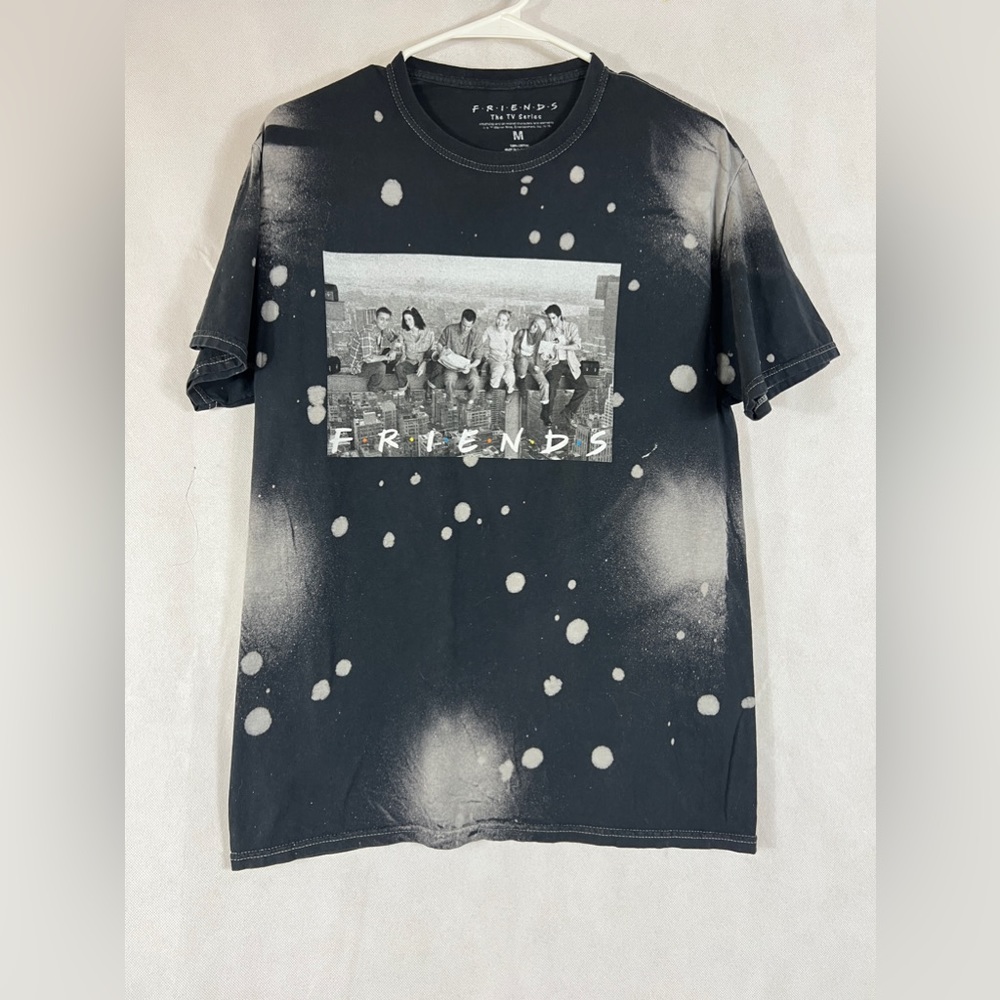 Womens Friends show tshirt top size medium